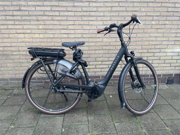 GAZELLE Orange C8+ 400wh 49cm 2025 Black Mat + Kettingsslot! beschikbaar voor biedingen