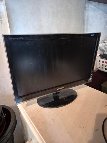Tv en computerscherm beschikbaar voor biedingen
