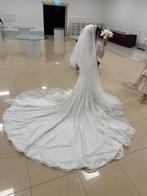 trouwjurk met Swarovski steentjes, Kleding | Dames, Trouwkleding en Trouwaccessoires, Ophalen of Verzenden, Zo goed als nieuw