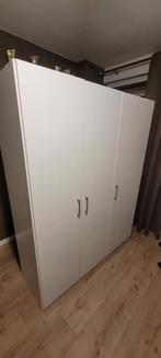 3 deurs kast, Huis en Inrichting, Ophalen