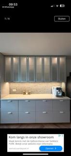 Moderne grijze keuken met composiet blad, Ophalen, Enkelwandige keuken, Zo goed als nieuw, Greeploos