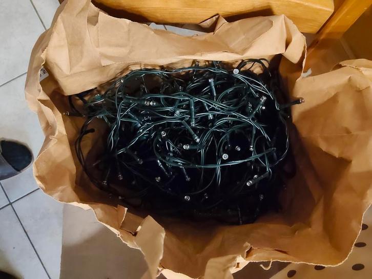 Kerstballen en kerstverlichting ., Diversen, Kerst, Ophalen of Verzenden