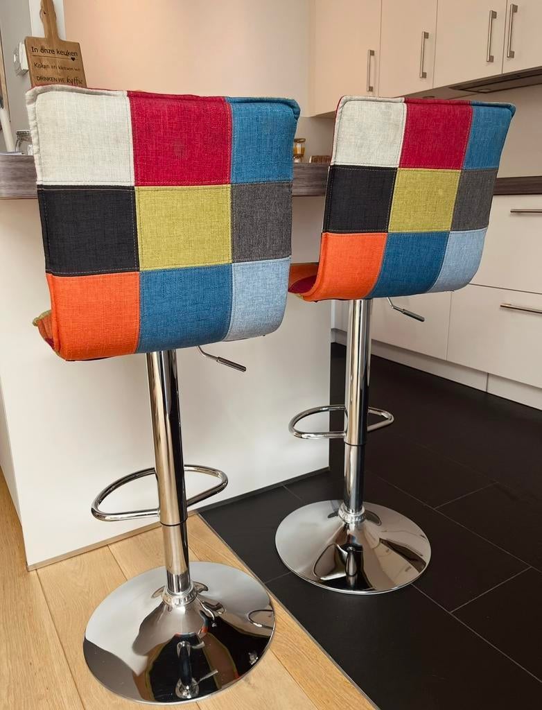 Kleurrijke verstelbare barkrukken, Ophalen, Gebruikt, 60 tot 90 cm, In hoogte verstelbaar