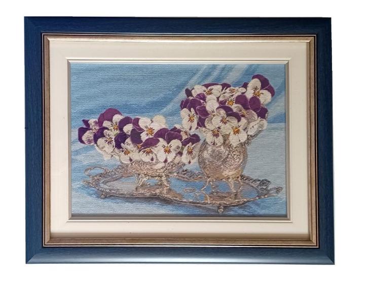 Viooltjes in een zilveren vazen - borduurwerk, Huis en Inrichting, Woonaccessoires | Schilderijen, Tekeningen en Foto's, Nieuw