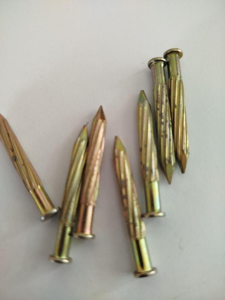 100st hjz klisjesnagel regelnagel platte kop 4,5x40 stelwerk, Tuin en Terras, Palen, Balken en Planken, Nieuw, Balken, 250 cm of meer