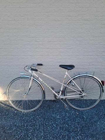 Vintage franse Peugeot fiets mixte frame beschikbaar voor biedingen