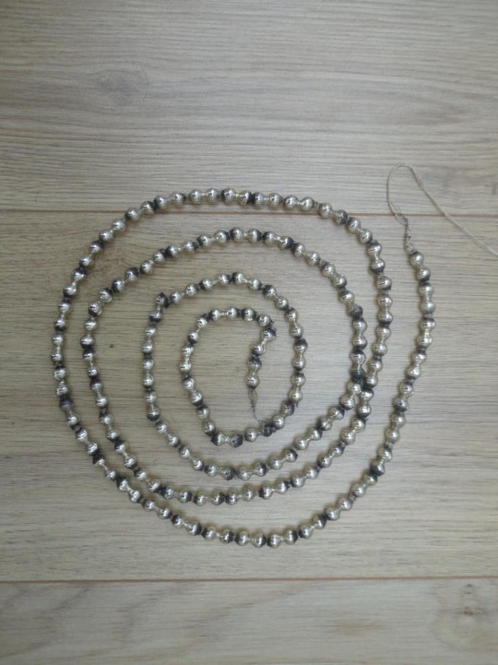 Oude glazen Kerst kralenketting zilvere dubbele kraal, Diversen, Kerst, Gebruikt, Ophalen of Verzenden