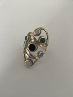 Elegante zilveren damesring, Sieraden, Tassen en Uiterlijk, Ringen, 18 tot 19, Ophalen of Verzenden, Zo goed als nieuw, Met edelsteen