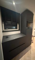 Zwarte parallel keuken met marmeren look keukenblad, Ophalen, Gebruikt, Zwart, Overige materialen