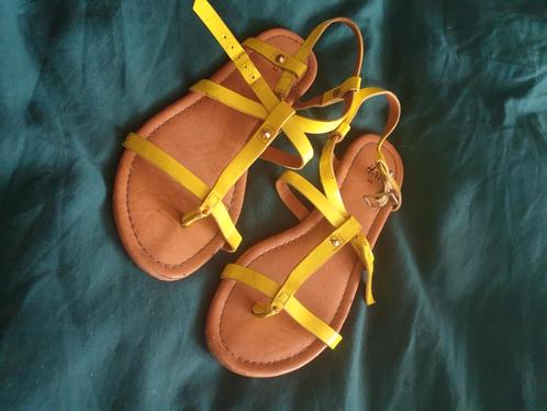 Mooie neon gele sandalen maat 34, Kinderen en Baby's, Kinderkleding | Schoenen en Sokken, Zo goed als nieuw, Overige typen, Meisje
