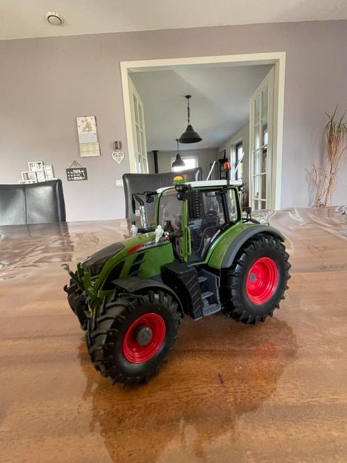 Fendt 724 model 1 32, Hobby en Vrije tijd, Modelauto's | 1:32, Nieuw, Tractor of Landbouw, Overige merken, Ophalen of Verzenden