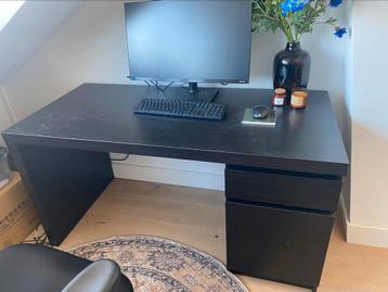Mooi bureau van Ikea ! beschikbaar voor biedingen
