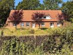 Huis / halfvrijstaande woning / overgebleven boerderij in pr, Huizen en Kamers, Huizen te koop, 13 kamers, Twee onder één kap