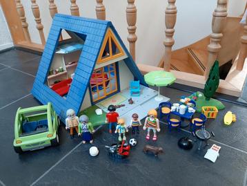 Playmobil vakantiehuis met auto en opa en oma beschikbaar voor biedingen