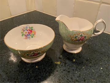Queen Anna Sugar Bowl and creamer set Gainsborough Green  beschikbaar voor biedingen