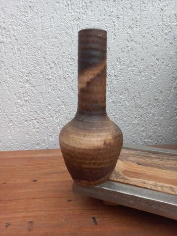 Mooi vintage vaasje. Keramiek. Potterie. Retro beschikbaar voor biedingen