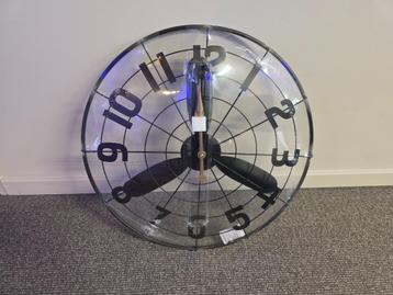 Wandklok 50cm beschikbaar voor biedingen