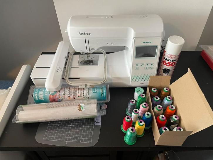 Brother Innov-is F540E Borduurmachine (Zo goed als nieuw), Hobby en Vrije tijd, Naaimachines en Toebehoren, Gebruikt, Naaimachine