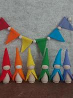 Kleine kegelpopjes/pegdolls van wolvilt met vlaggenlijntje, Ophalen of Verzenden, Nieuw, Figuurtje(s), Wolvilt