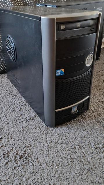 Oude Desktop PC's (onderdelen) beschikbaar voor biedingen