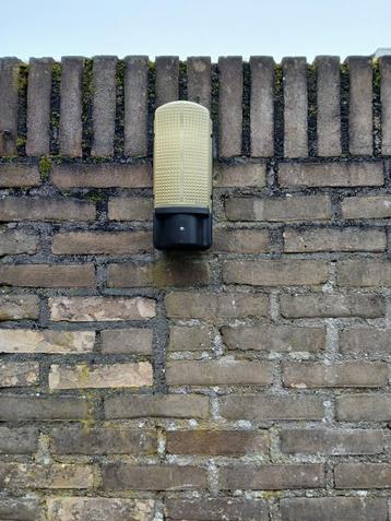 Buitenlamp met schemersensor beschikbaar voor biedingen