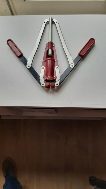 Wijn fles kurk apparaat  beschikbaar voor biedingen