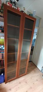 Zeer nette boekenkast vitrinekast met deuren., 50 tot 100 cm, Met deur(en), 25 tot 50 cm, Zo goed als nieuw