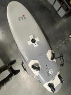 mistral AB+ Slalom 123 + footstraps + boardbag + 3 fins, Watersport en Boten, Windsurfen, Ophalen, Gebruikt, Met draagtas, Minder dan 250 cm