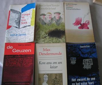 51 x geschenk 10 x maand van het spannende boek beschikbaar voor biedingen