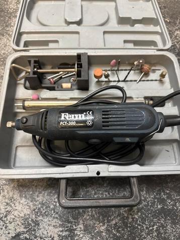 Ferm FCT-300 Multitool met Accessoires beschikbaar voor biedingen
