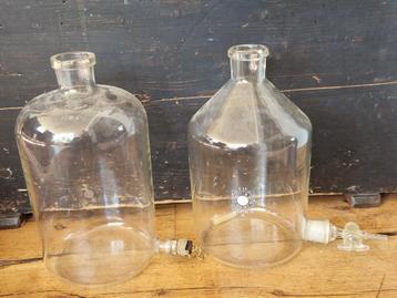 Twee vintage laboratoriumflessen.Schott & Gen. Mainz beschikbaar voor biedingen