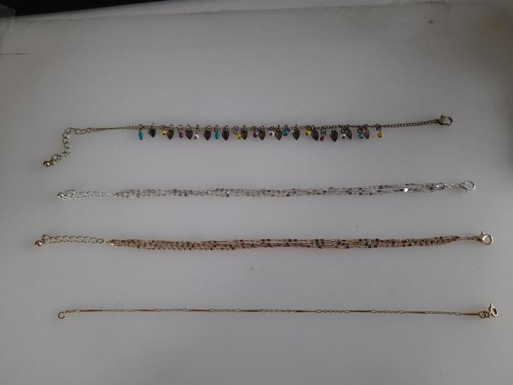 4 verschillende enkelbandjes, Sieraden, Tassen en Uiterlijk, Enkelbandjes en Enkelkettinkjes, Zo goed als nieuw, Overige materialen