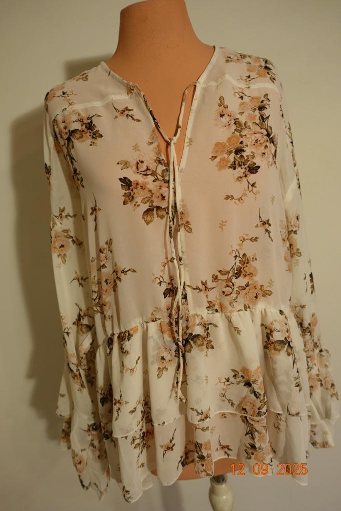 Crèmekleurige tuniek blouse met bloemen van H&M, maat M, Kleding | Dames, Blouses en Tunieken, Zo goed als nieuw, Maat 38/40 (M)