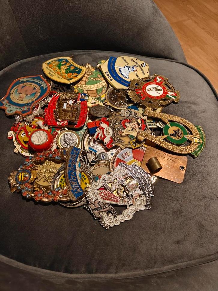 Carnavals Medailles Verzameling, Verzamelen, Speldjes, Pins en Buttons, Ophalen of Verzenden