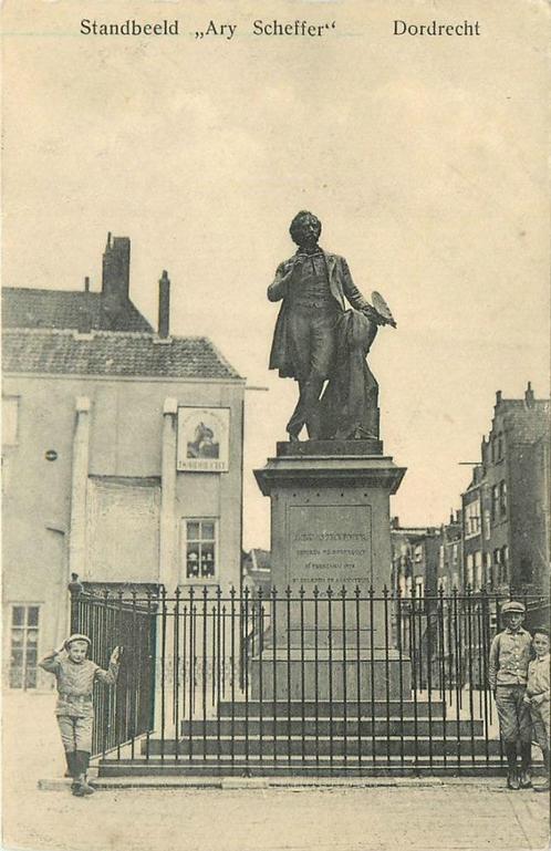 (701-053-043) Dordrecht Standbeeld A Scheffer, Verzamelen, Ansichtkaarten | Nederland, Zuid-Holland, Verzenden