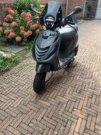 Piaggio Zip 50CC brom - Alpha led - 2018, Fietsen en Brommers, Scooters | Piaggio, Ophalen, Zo goed als nieuw, Benzine, Zip