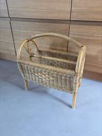 Rotan vintage lectuurbak / boekenrek, Ophalen, Zo goed als nieuw