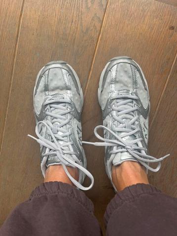 Zilveren New Balance 530, maat 39 beschikbaar voor biedingen