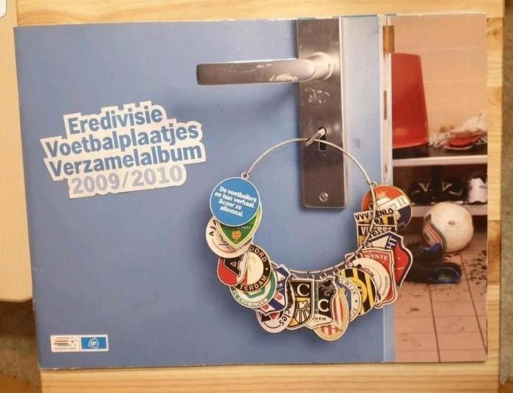 Compleet AH voetbalplaatjes album 2009-2010 Panini like, Verzamelen, Sportartikelen en Voetbal, Zo goed als nieuw, Poster, Plaatje of Sticker