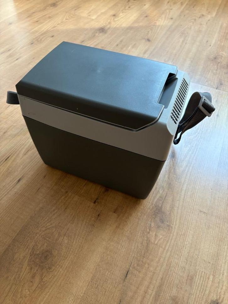 Waeco TropiCool koelbox 12V en 220V, Caravans en Kamperen, Koelboxen, Zo goed als nieuw, Koelbox, Elektrisch, Ophalen of Verzenden