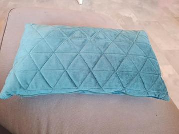 Kussen donker blauw beschikbaar voor biedingen