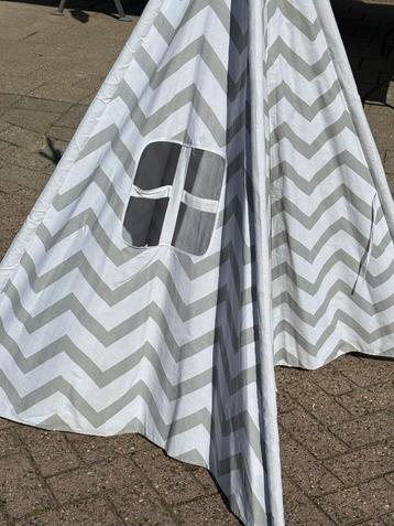 Tipi Speeltent Kinderen beschikbaar voor biedingen