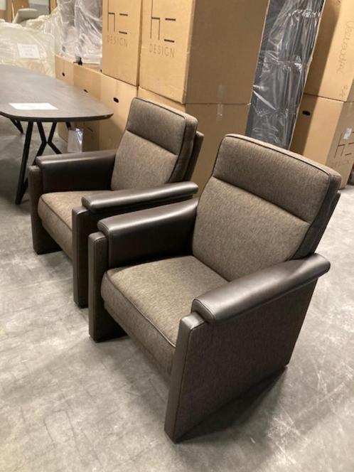 2 fauteuils stof en leer bruin taupe ALS NIEUW SAMEN €215, Huis en Inrichting, Fauteuils, Zo goed als nieuw, Leer, Stof, 50 tot 75 cm