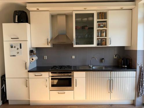 Keuken: GRATIS AFHALEN, Huis en Inrichting, Keuken | Complete keukens, Gebruikt, Enkelwandige keuken, Wit, Kunststof, Ophalen