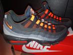 Nike Air Max 95 Black Hyper Crimson Maat 47, Ophalen of Verzenden, Zwart