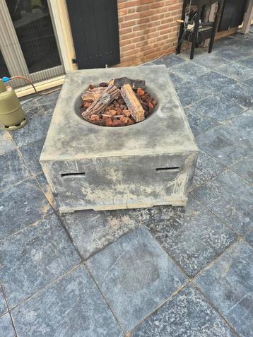Mooie vuurtafel op gas, netjes maar gebruikt. Alleen afhalen beschikbaar voor biedingen