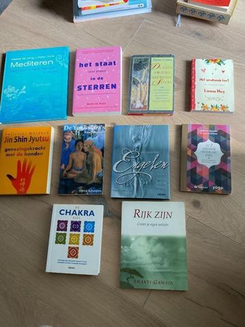 10 spirituele boeken in goede staat beschikbaar voor biedingen