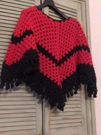 Poncho gehaakt rood zwart, Kleding | Dames, Ophalen of Verzenden, Zo goed als nieuw