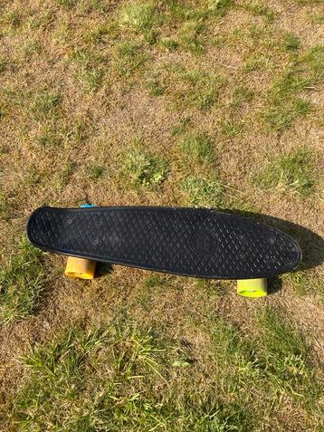 Gebruikt Skateboard beschikbaar voor biedingen