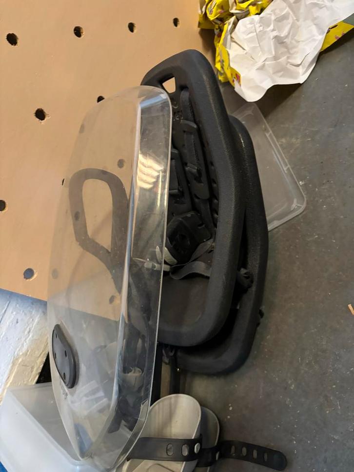 Thule Yep Fietsstoeltje + Windscherm, Fietsen en Brommers, Fietsaccessoires | Fietsstoeltjes, Gebruikt, Voorzitje, 0 t/m 18 kg